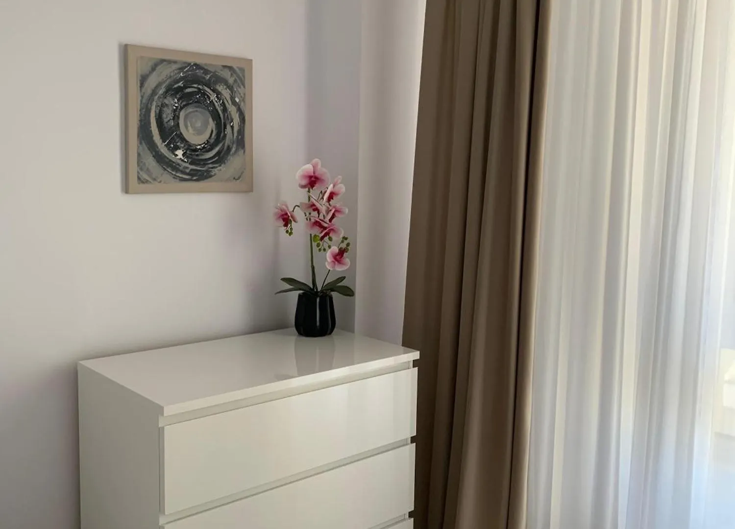 Zenith Central Address Apartment With Parking Bukarest