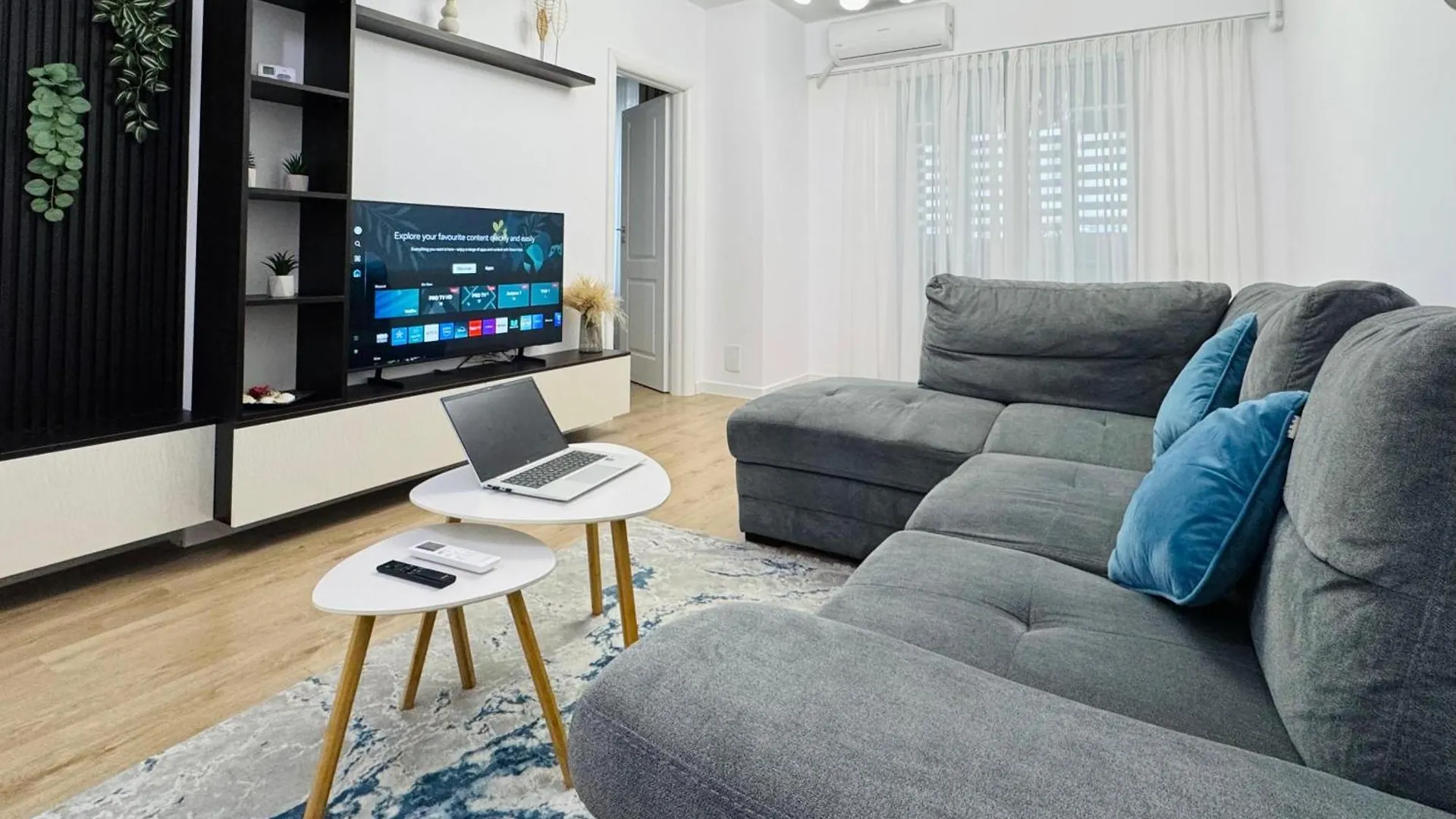 Zenith Central Address Apartment With Parking Bukarest